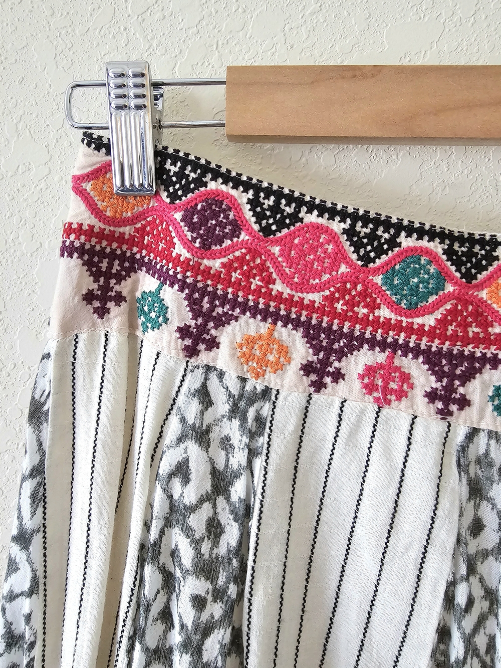 Boho Maxi Skirt with Embroidered Pink Waistband - White & Black Pattern - Picture 6 of 16